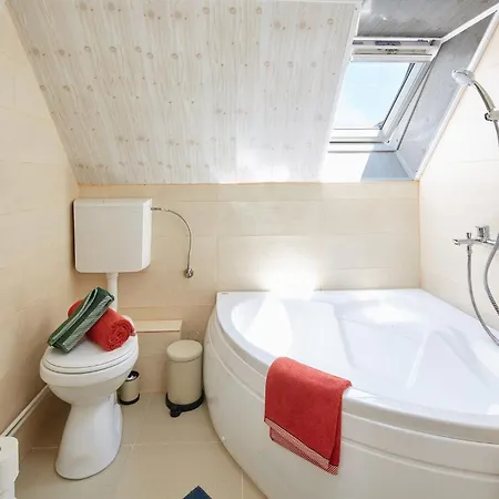 One Bedroom By Squashtech - 2 Lägenhet *
